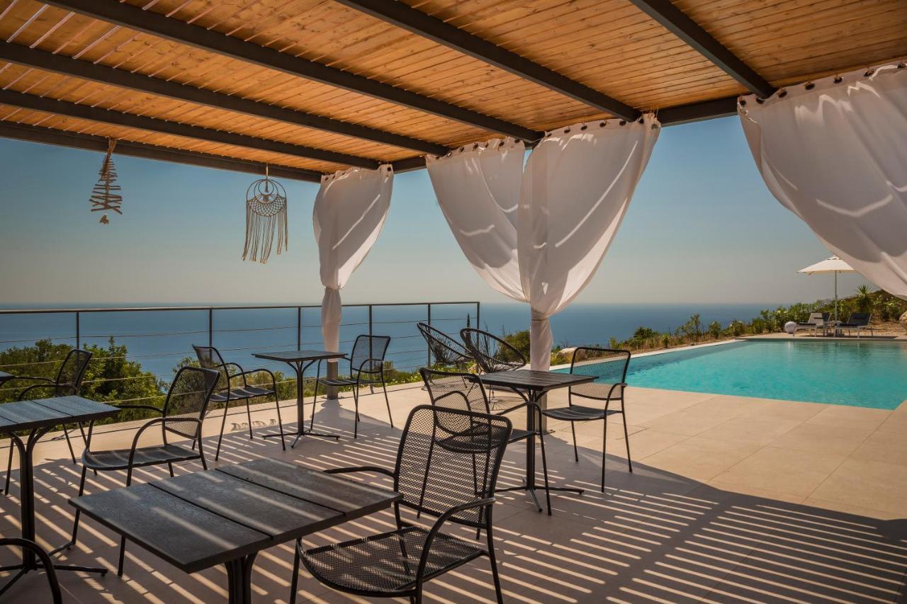 Kefalonian Escape Suites Valeriános Екстериор снимка